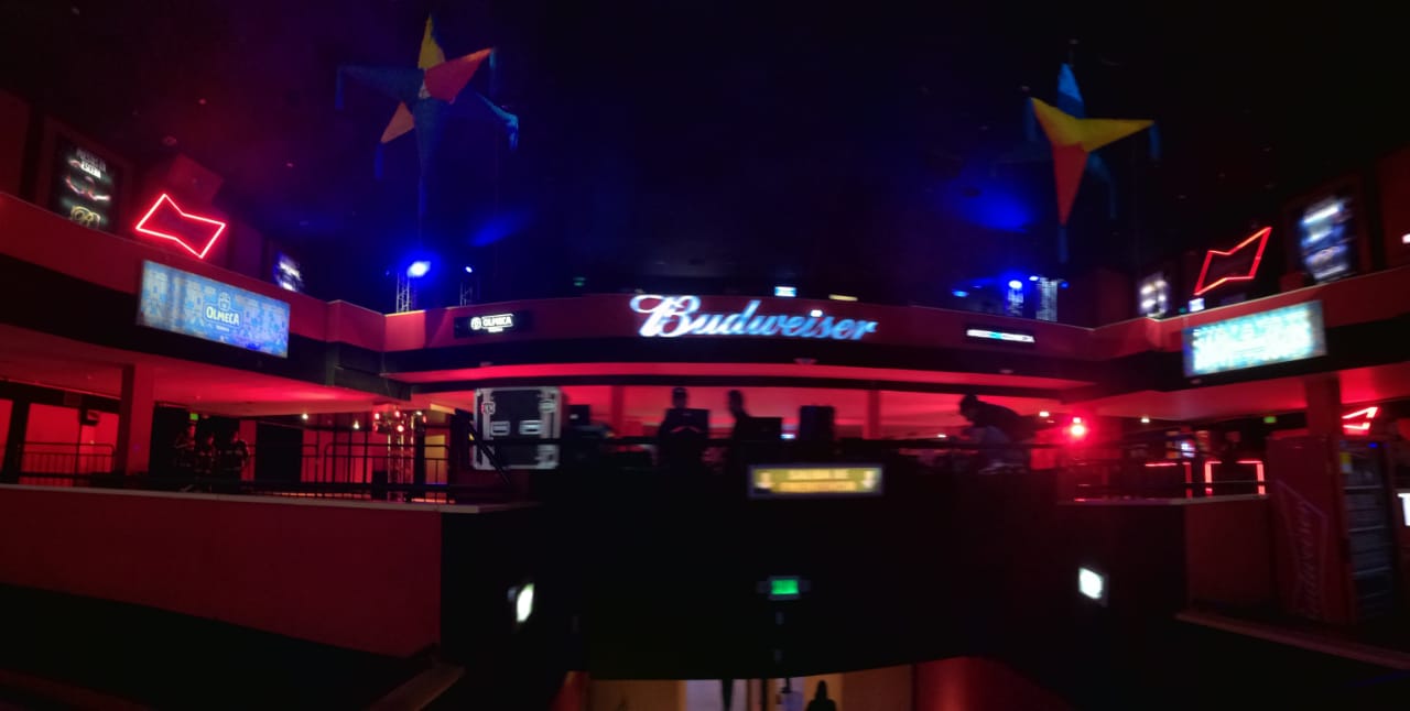 Activación en discoteca para Budweiser y Olmeca