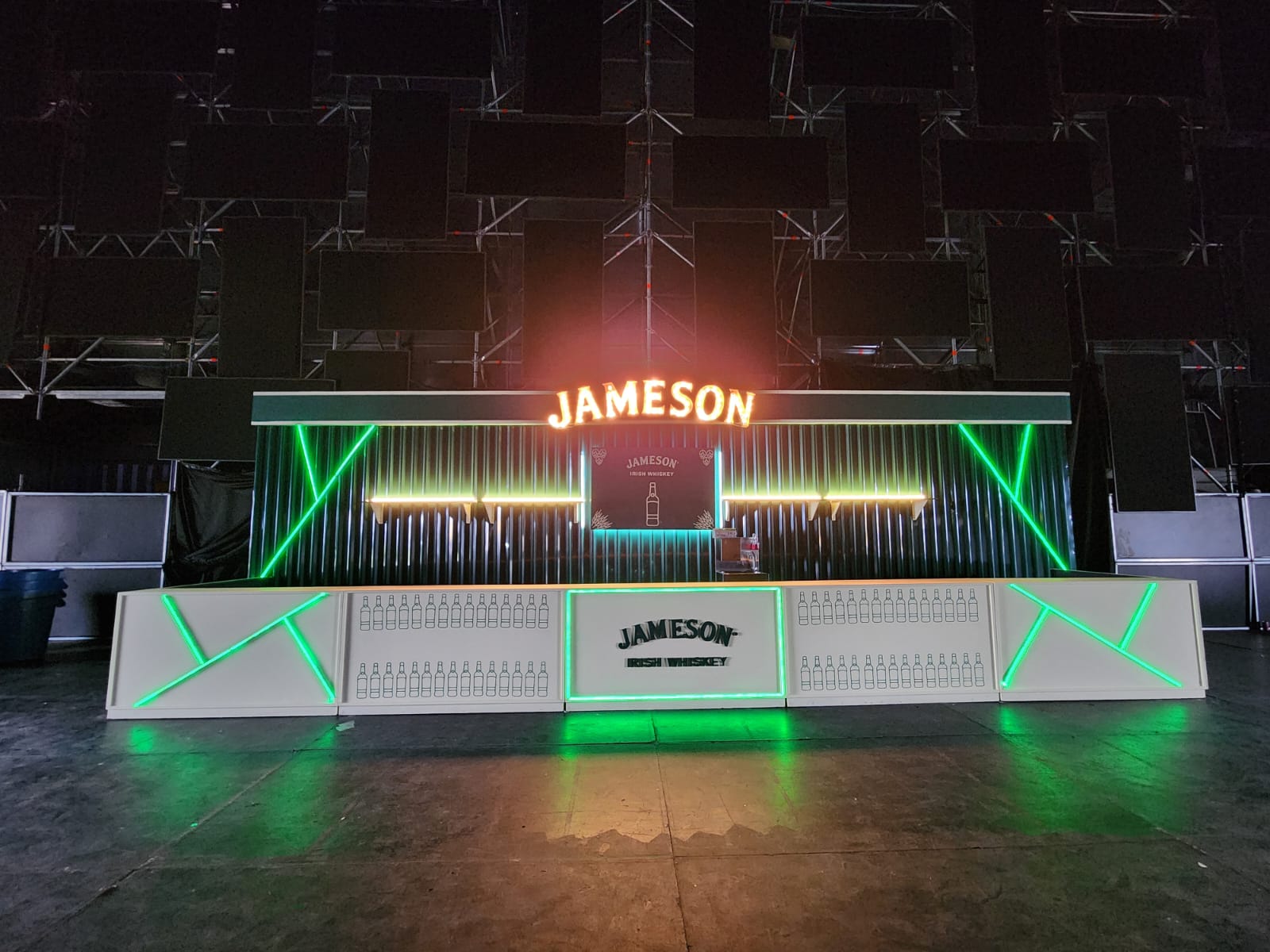 Escenario de festival de marca Jameson