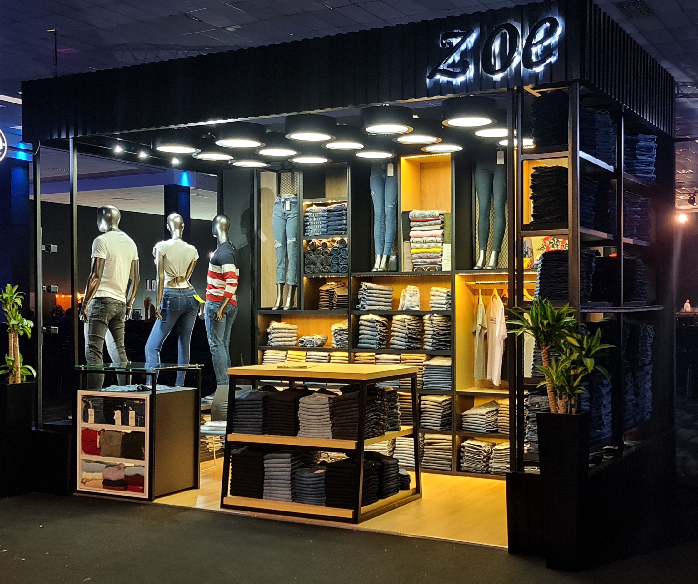 Tienda de jeans Zoe en feria